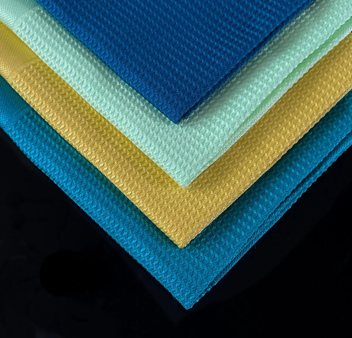 Microvezeldoekjes – 4 Stuks – Raamdoeken – Schoonmaakdoekjes – Raamdoeken Streepvrij – Microvezeldoeken – Reinigingsdoekjes – Spiegeldoeken – Autodroog Doek – Auto Schoonmaak Producten – 60 X 40cm 4 Microvezeldoekjes – 4 Stuks – Raamdoeken – Schoonmaakdoekjes – Raamdoeken Streepvrij – Microvezeldoeken – Reinigingsdoekjes – Spiegeldoeken – Autodroog Doek – Auto Schoonmaak Producten – 60 X 40cm - Afbeelding 2