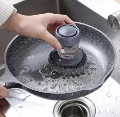 Afwasborstel Met Zeepdispenser – Met 3 Verschillende Opzet Stukken – Inclusief Houder – Grijs – Afwas Borstel Zeepreservoir – Zeep Handborstel – Doseerpomp – Afwasmiddel Dispenser – Navulbaar -Schoonmaakproducten Winkel 1200x1168