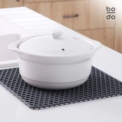 BODO Gootsteenmat Siliconen Donker Grijs - 34.5 X 34.5 Cm - Keuken Accessoires - Gootsteen Beschermer - Onderzetters Siliconen - Anti Kras 12 BODO Gootsteenmat Siliconen Donker Grijs - 34.5 X 34.5 Cm - Keuken Accessoires - Gootsteen Beschermer - Onderzetters Siliconen - Anti Kras -Schoonmaakproducten Winkel 1200x1200 764